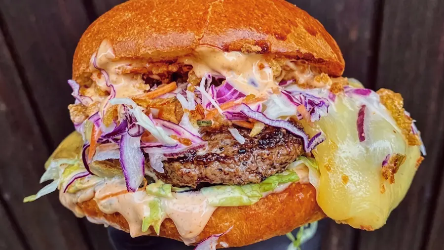 Raclette-Burger von Asllani’s Corner