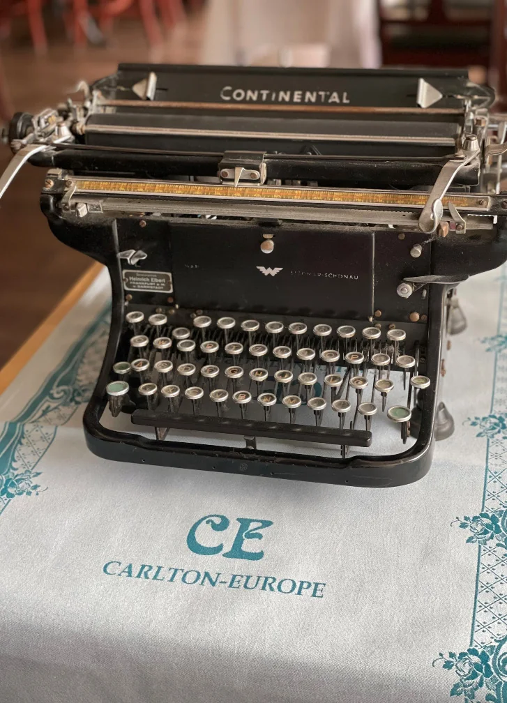 Die Schreibmaschine am Empfang